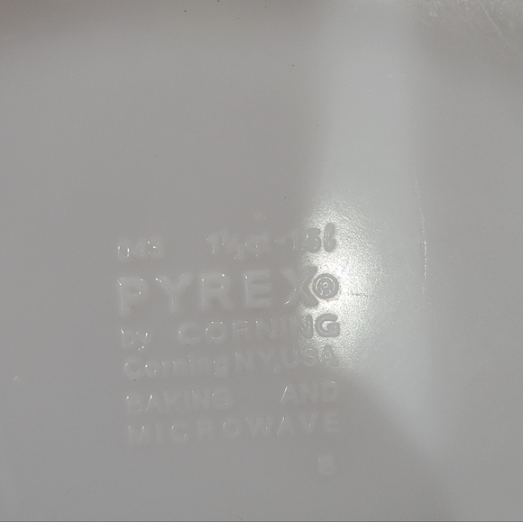 Vintage Pyrex Old Orchard 1.5 QT Ovenware Oval Casserole Dish with Brown Lid - Picture 7 of 8